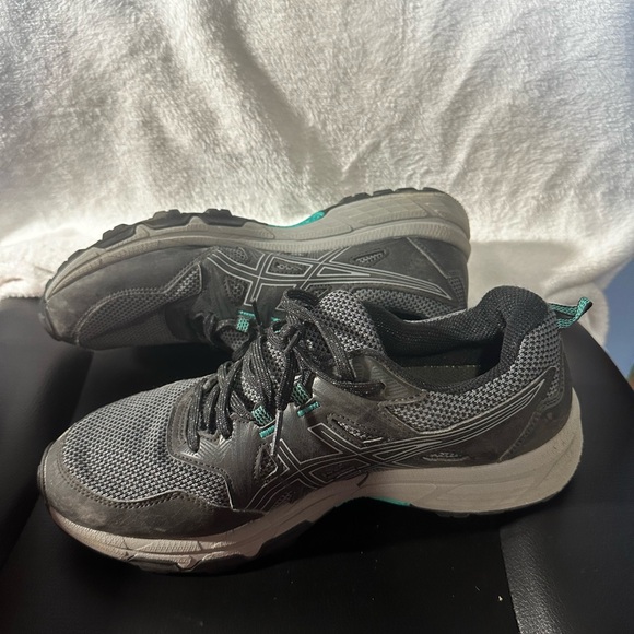 ASICS Running shoes - Picture 2 of 3